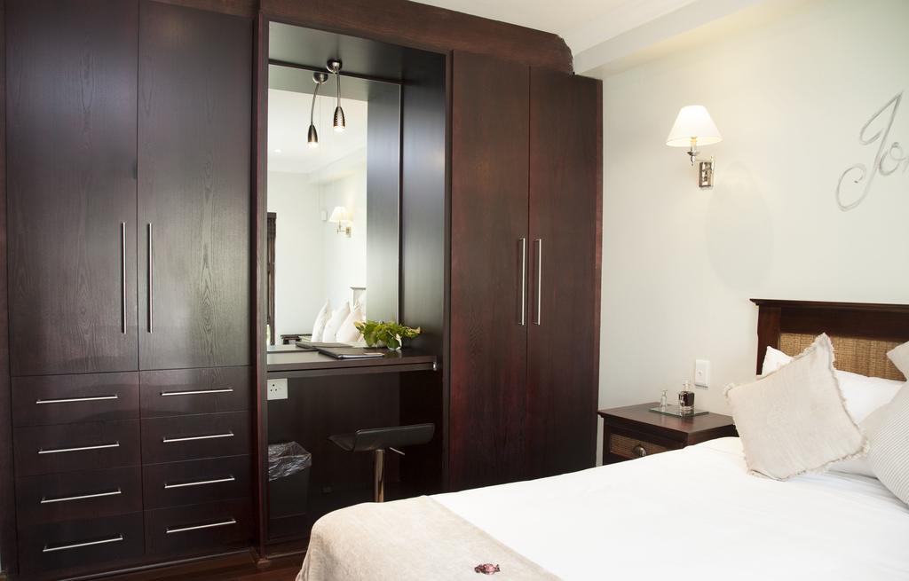 Keren'S Vine Guesthouse 斯泰伦博斯 外观 照片